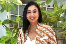 Berduka, Asri Welas...