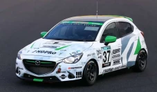 Mobil Balap Mazda Gunakan...