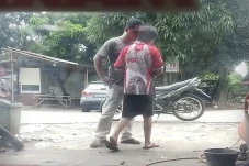Polisi Ciduk Preman...