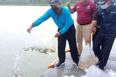Waduk Setu Jadi Tempat...