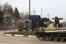 Hadapi Invasi Rusia,...