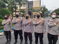 Mata Terluka saat Kejar...