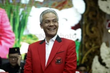 SMRC: Ganjar Menang...