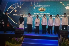 Hadiri Pelantikan Pengurus...