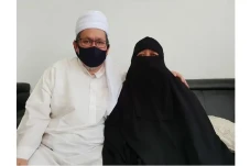 Istri Almarhum Ustaz...