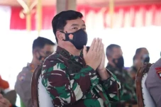 Ayahanda Eks Panglima...