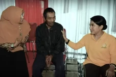 Kecele Acara Vaksinasi,...