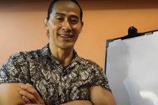Ade Rai Bagikan Rahasia...