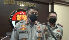 Jadikan Gadis di Bawah...
