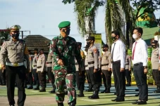 Kendaraan Overload yang...