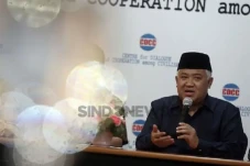 Din Syamsuddin Dirikan...