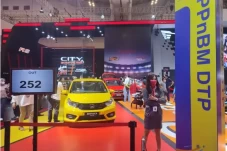 Jakarta Auto Week, Momen...