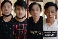 Aniaya Pria Pakai Badik,...