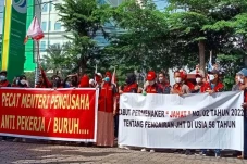 Ratusan Buruh di Sumsel...