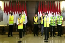 Menlu: Tertahan di Rumania,...