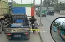 Viral! Sopir Pikap Dipalak...