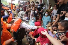 Tinjau Lokasi Banjir,...