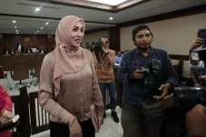 Profil Angelina Sondakh,...