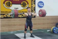 Lifter Pelatnas Alami...