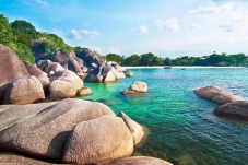 Wisata Pantai di Sumatera...