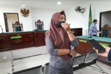Anaknya Divonis Dikembalikan...