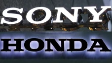 Bergabung! Sony dan...