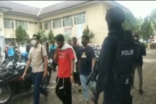 Bentrok dengan LSM Sakato...