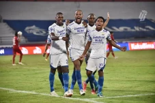 Persib Bandung vs Persiraja...