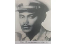 Dikepung Musuh, Perwira...