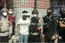 Kedapatan Bawa Dua Celurit,...