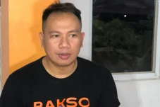 Vicky Prasetyo Akrab...