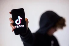 Gunakan Bot Ini untuk...