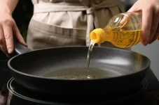 Minyak Goreng Langka,...