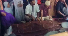 Nafsu Rebutan Wanita...