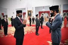 10 Menteri Jokowi Lulusan...
