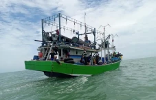 KM Putra Barokah yang...