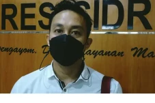 Polisi Periksa 3 Orang...