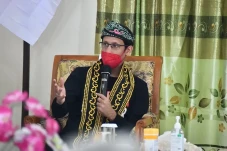 Nadiem Desak Pimpinan...