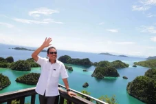 Menteri Trenggono Raih...
