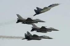 Polandia Tawarkan Jet...