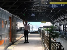 Mulai Hari Ini Penumpang...