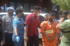 Mantan Dokter Gigi di...