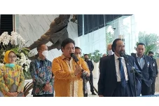 Airin dan Sahroni Disinggung...
