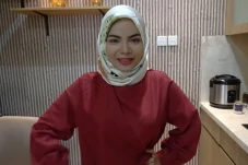 Tampil Beda Jelang Umrah,...