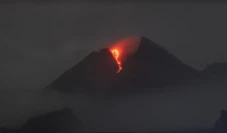 Gunung Merapi Bergolak,...