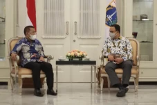 Silaturahmi dengan Anies,...