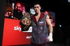 Apes! Dmitry Bivol dan...