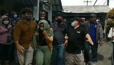 Polda Jabar Telusuri...