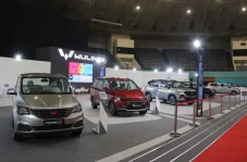 Bawa Semua Model Mobilnya,...