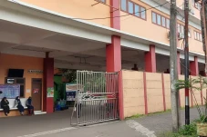 Tunggakan Uang Sekolah...
